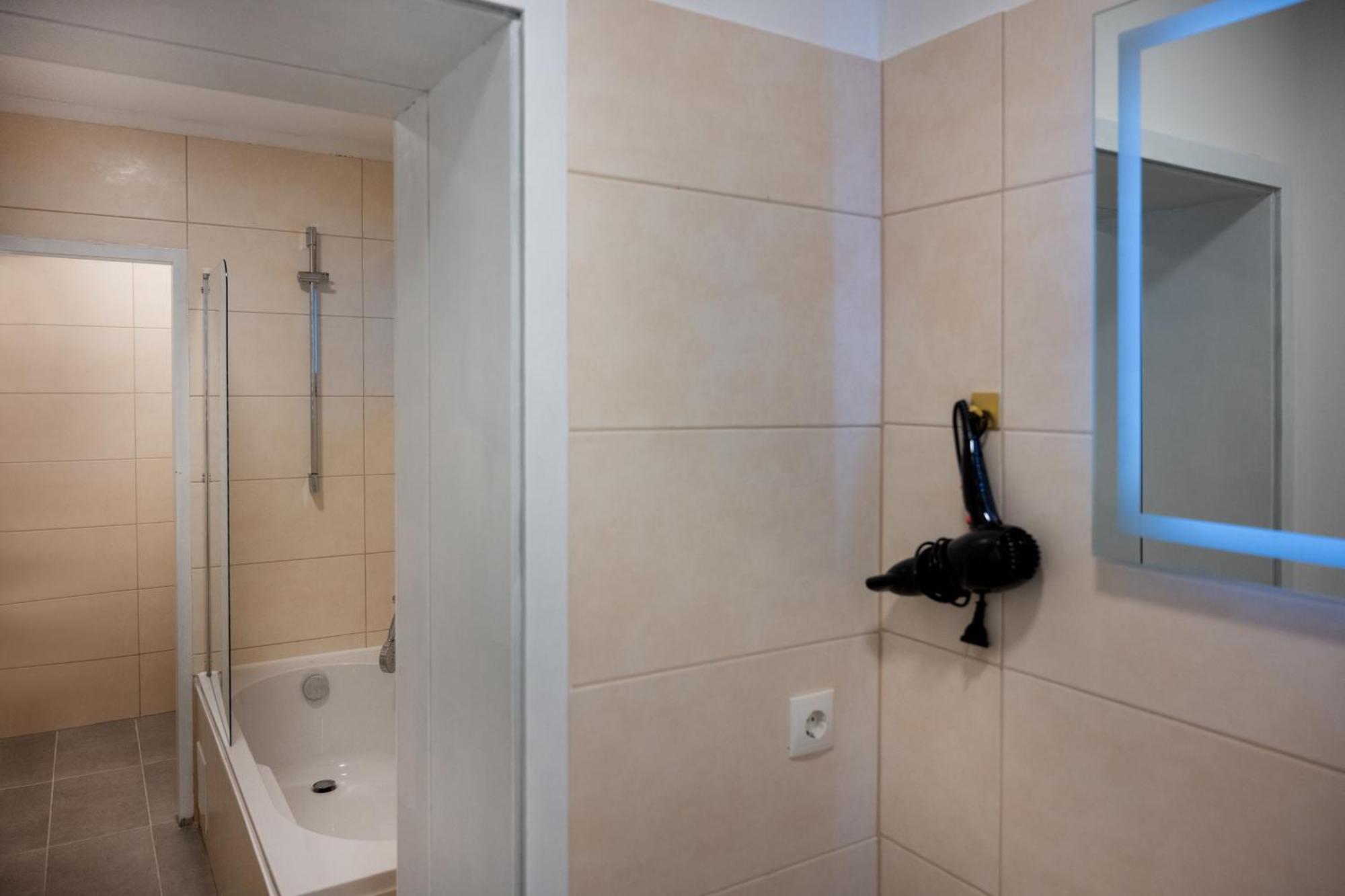 Wohngut-City Appartement 3 Fuer Max 5 Personen Inklusive Parkplatz Χάγη Εξωτερικό φωτογραφία